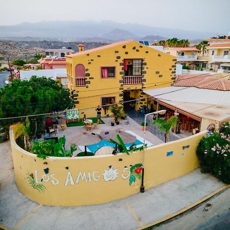Hostel Los Amigos By Youroom La Mareta Luaran gambar