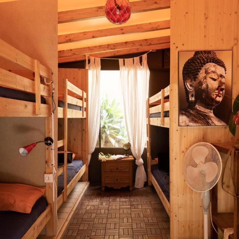 Hostel Los Amigos By Youroom La Mareta Luaran gambar