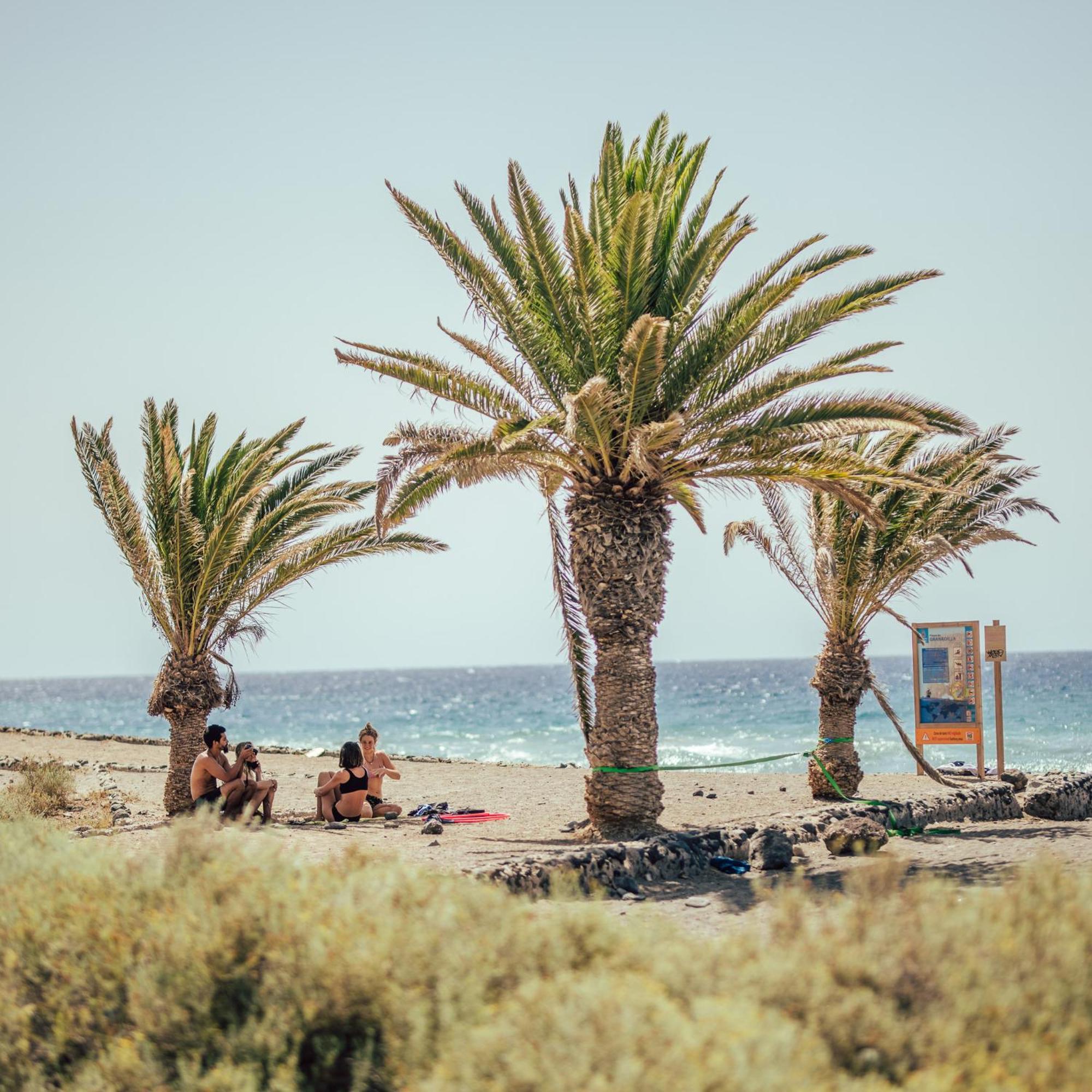 Hostel Los Amigos By Youroom La Mareta Luaran gambar