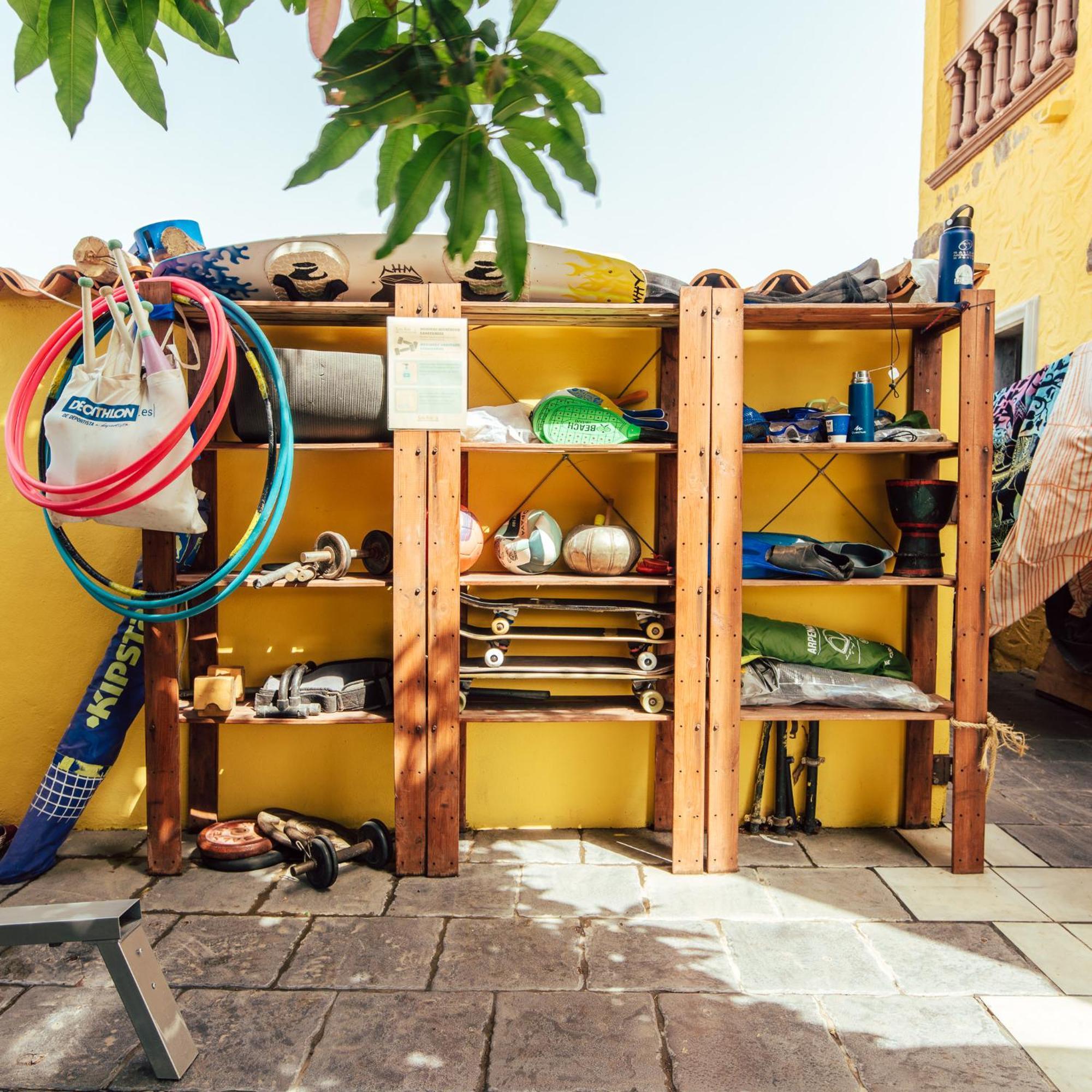 Hostel Los Amigos By Youroom La Mareta Luaran gambar